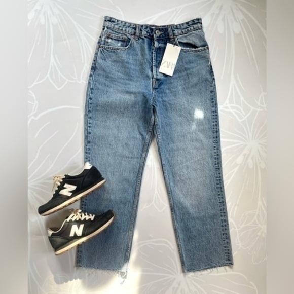 Zara Denim - NWT ZARA HIGH RISE CROPPED STRAIGHT KEG MOM JEANS​